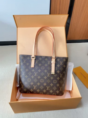 Louis Vuitton M12095 Piano photo review