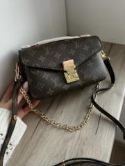 Louis Vuitton M46279 Pochette Métis East West photo review